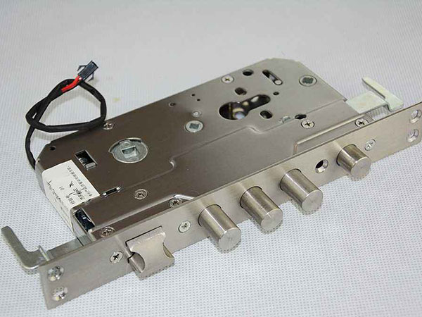 前进24小时上门开锁公司