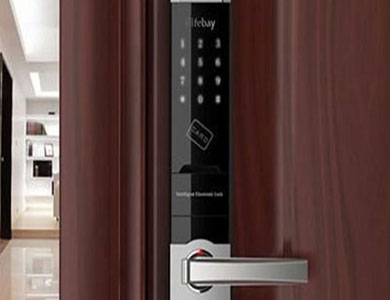 前进24小时上门开锁公司