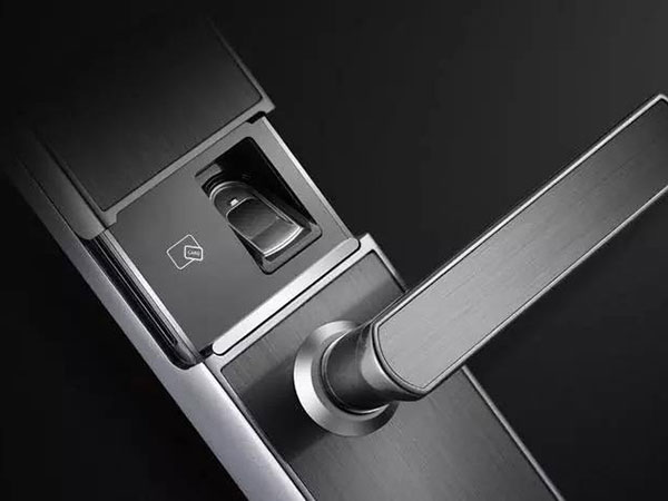 前进24小时上门开锁公司