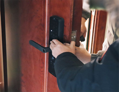 前进24小时上门开锁公司